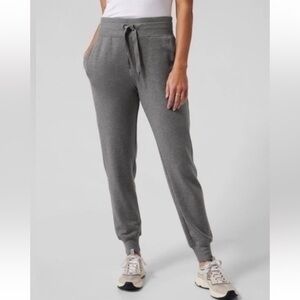 Athleta Balance Jogger Light Gray Sweat Pants So Soft & Cozy Drawstring XS